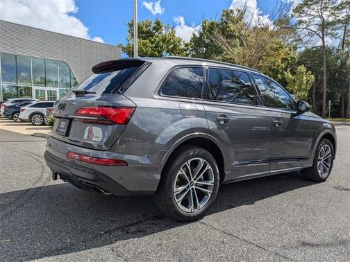 2026 Audi Q7 45 Premium Plus