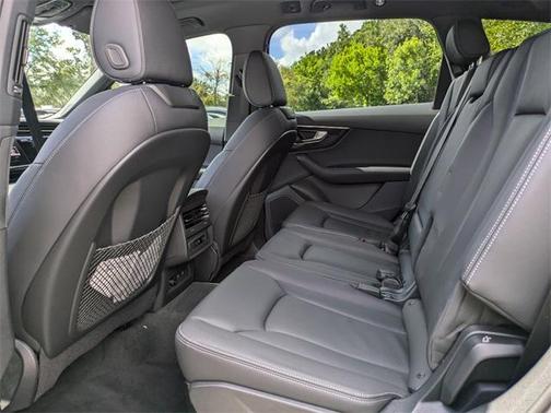 2026 Audi Q7 45 Premium Plus