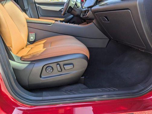 2025 VinFast VF 8 Plus