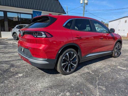 2025 VinFast VF 8 Plus