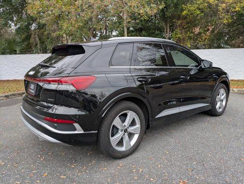 2024 Audi Q4 e-tron Premium 55 quattro