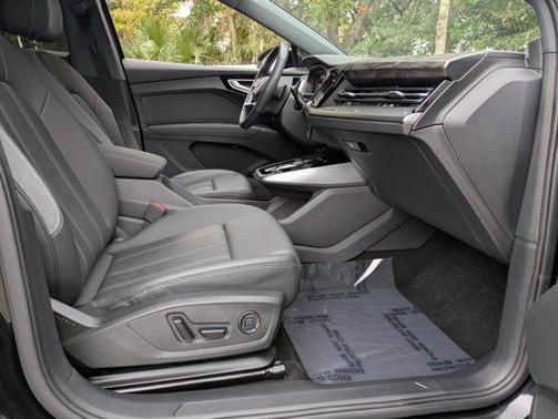 2024 Audi Q4 e-tron Premium 55 quattro