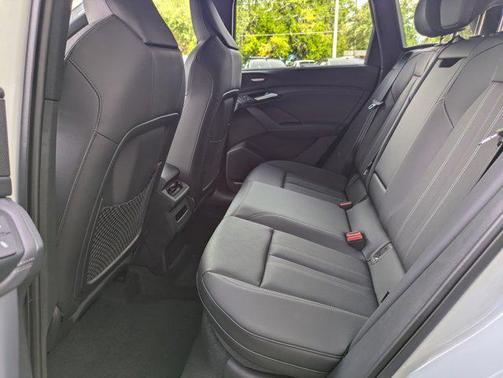 2025 Audi SQ6 e-tron Premium Plus quattro