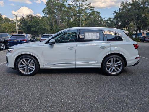 2025 Audi Q7 55 Premium Plus
