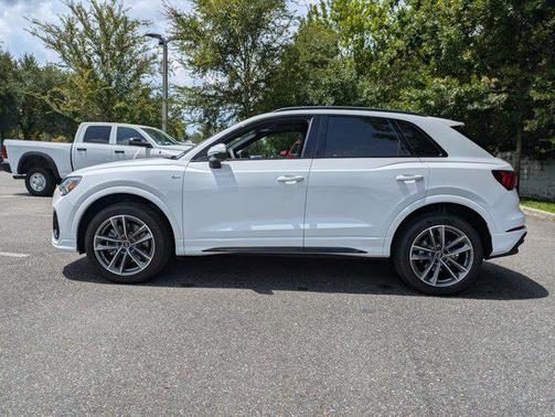 2025 Audi Q3 Premium 45 TFSI S line quattro Tiptronic