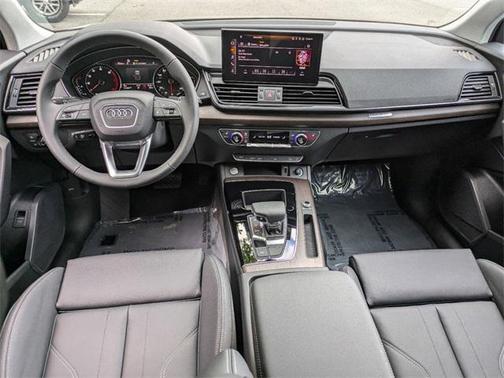 2024 Audi Q5 45 S line Premium