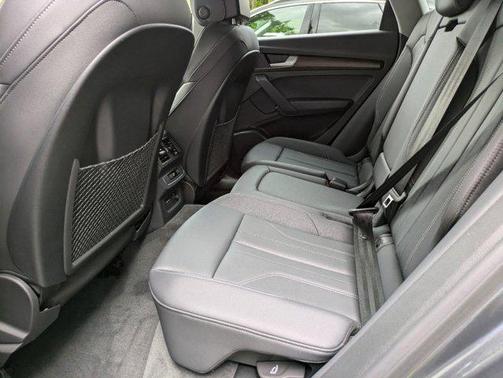 2024 Audi Q5 45 S line Premium