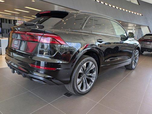 2025 Audi Q8 55 Premium Plus