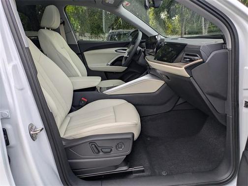 2025 Audi Q5 Premium TFSI quattro S tronic