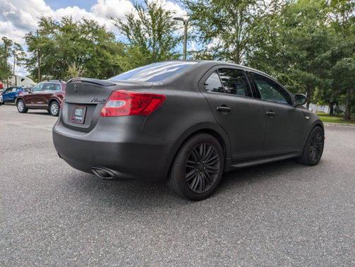 2012 Suzuki Kizashi Sport SLS