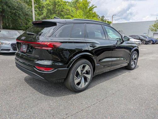 2025 Audi Q6 e-tron Premium Plus quattro
