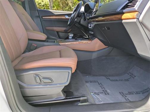 2022 Audi Q5 45 S line Premium Plus