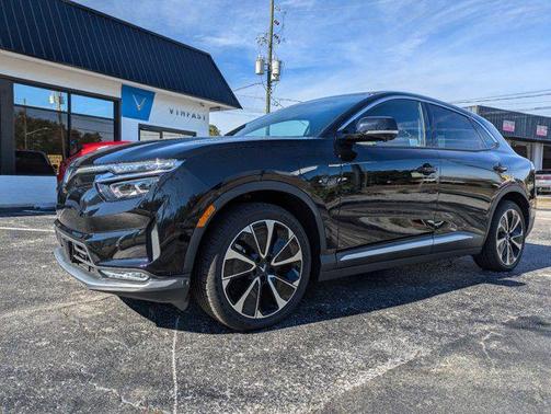 2025 VinFast VF 8 Plus