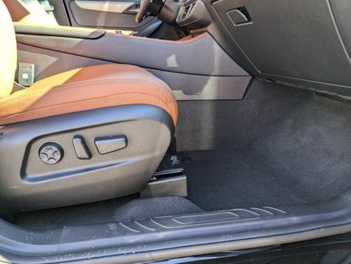 2025 VinFast VF 8 Plus