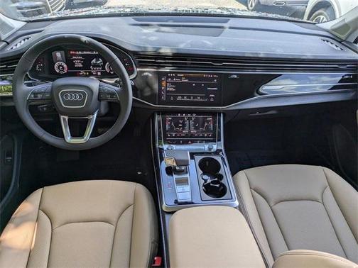 2025 Audi Q7 55 Premium Plus