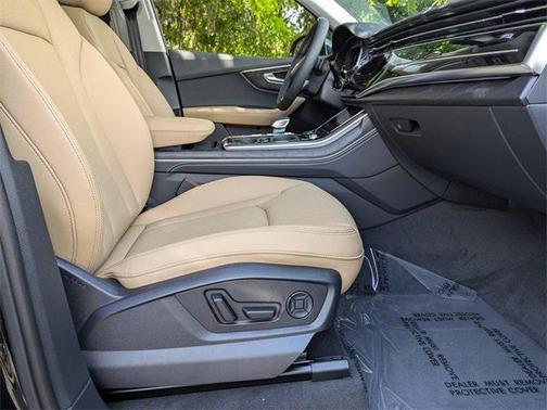 2025 Audi Q7 55 Premium Plus