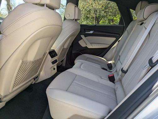 2025 Audi Q5 45 S line Prestige