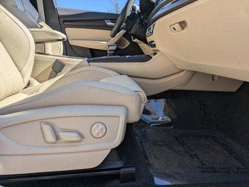 2025 Audi Q5 45 S line Prestige