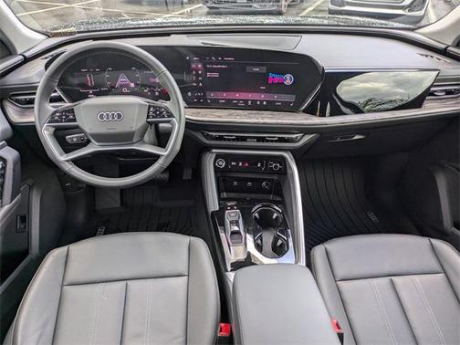 2025 Audi Q5 Premium TFSI quattro S tronic