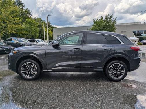 2025 Audi Q5 Premium TFSI quattro S tronic