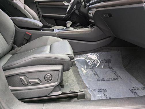 2024 Audi Q5 45 S line Premium