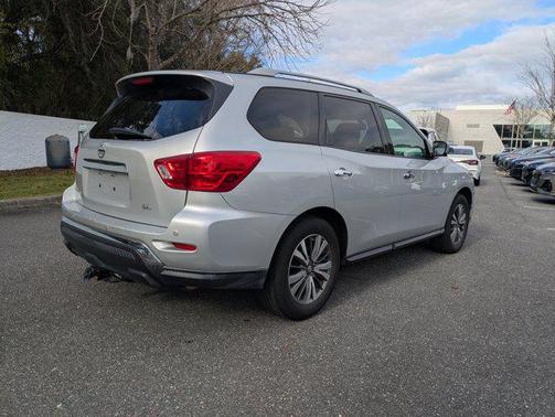 2018 Nissan Pathfinder SL