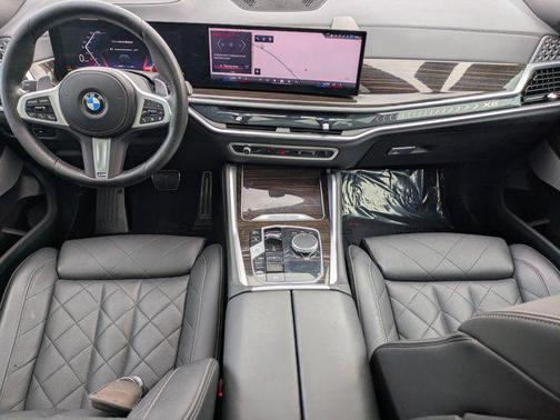 2025 BMW X6 xDrive40i