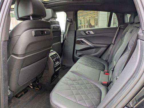 2025 BMW X6 xDrive40i