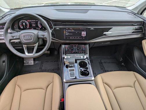 2025 Audi Q7 55 Premium Plus
