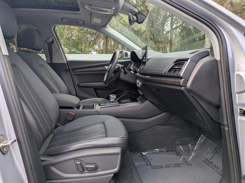 2022 Audi Q5 45 S line Premium Plus