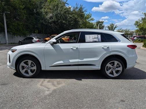 2025 Audi Q5 Premium Plus TFSI quattro S tronic