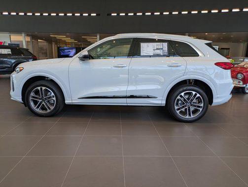 2025 Audi Q5 Premium