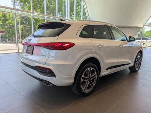 2025 Audi Q5 Premium