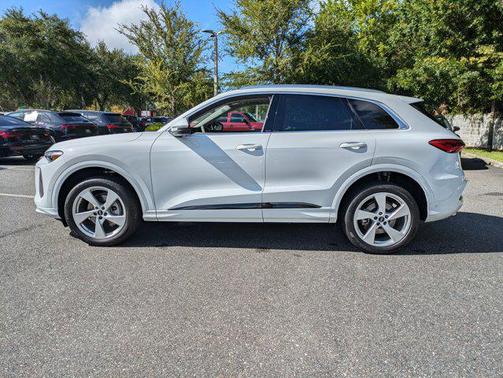 2025 Audi Q5 Premium Plus