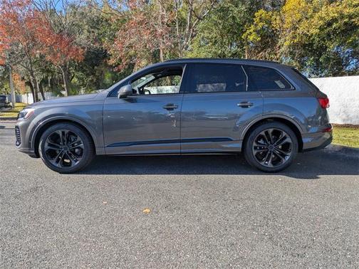 2026 Audi Q7 55 Premium Plus