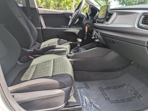 2022 Kia Rio LX