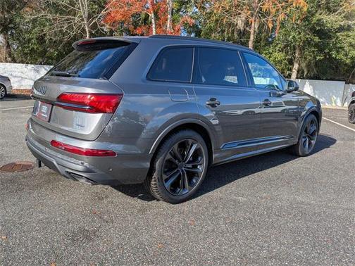 2026 Audi Q7 55 Premium Plus