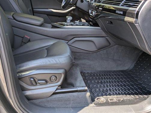 2019 Audi Q7 55 Premium Plus