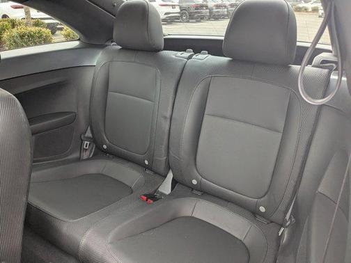 2013 Volkswagen Beetle 2.0L TDI