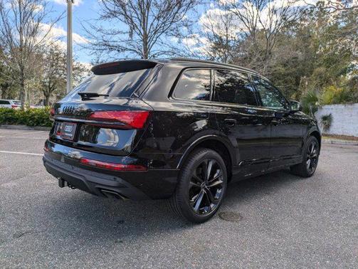 2025 Audi Q7 55 Premium Plus