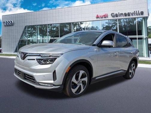 2025 VinFast VF 8 Eco