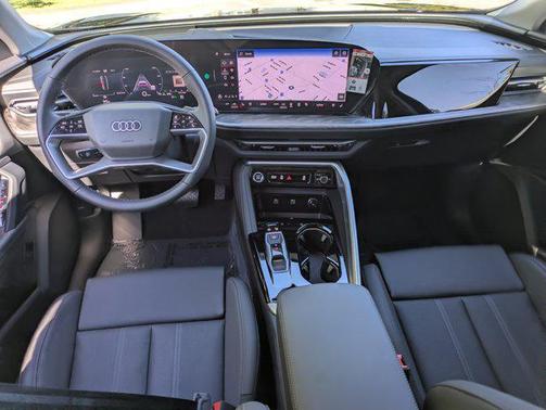 2025 Audi Q5 Premium Plus TFSI quattro S tronic