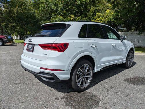 2025 Audi Q3 Premium 45 TFSI S line quattro Tiptronic