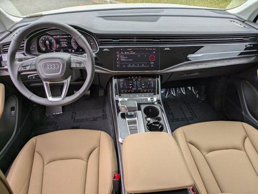 2025 Audi Q7 55 Premium Plus