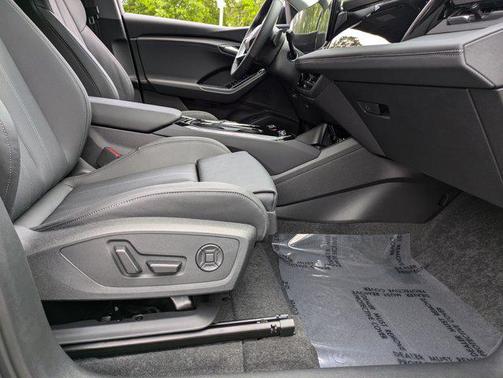 2025 Audi Q6 e-tron Premium Plus