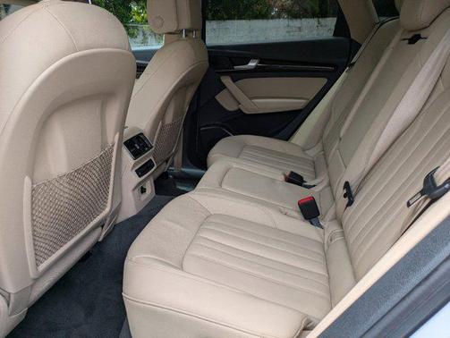2018 Audi Q5 2.0T Premium Plus