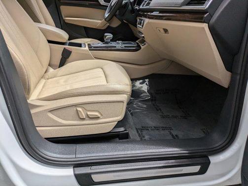 2018 Audi Q5 2.0T Premium Plus