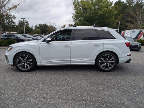 2022 Audi SQ7 4.0T Premium Plus
