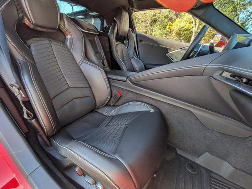 2022 Chevrolet Corvette Stingray w/2LT