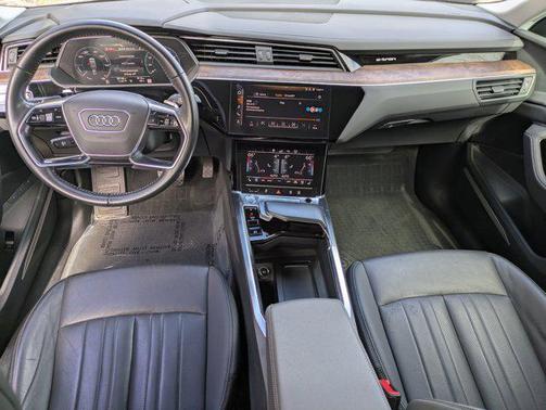 2019 Audi e-tron Premium Plus